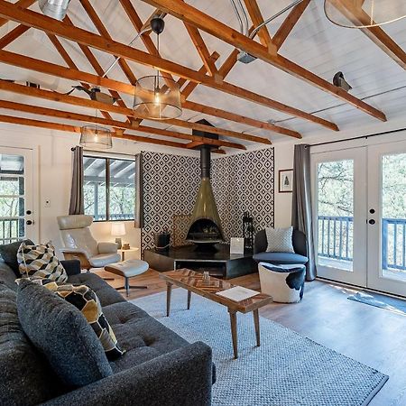 The Pine House - Cozy Mid-Century Modern, Pet-Friendly Villa Esterno foto