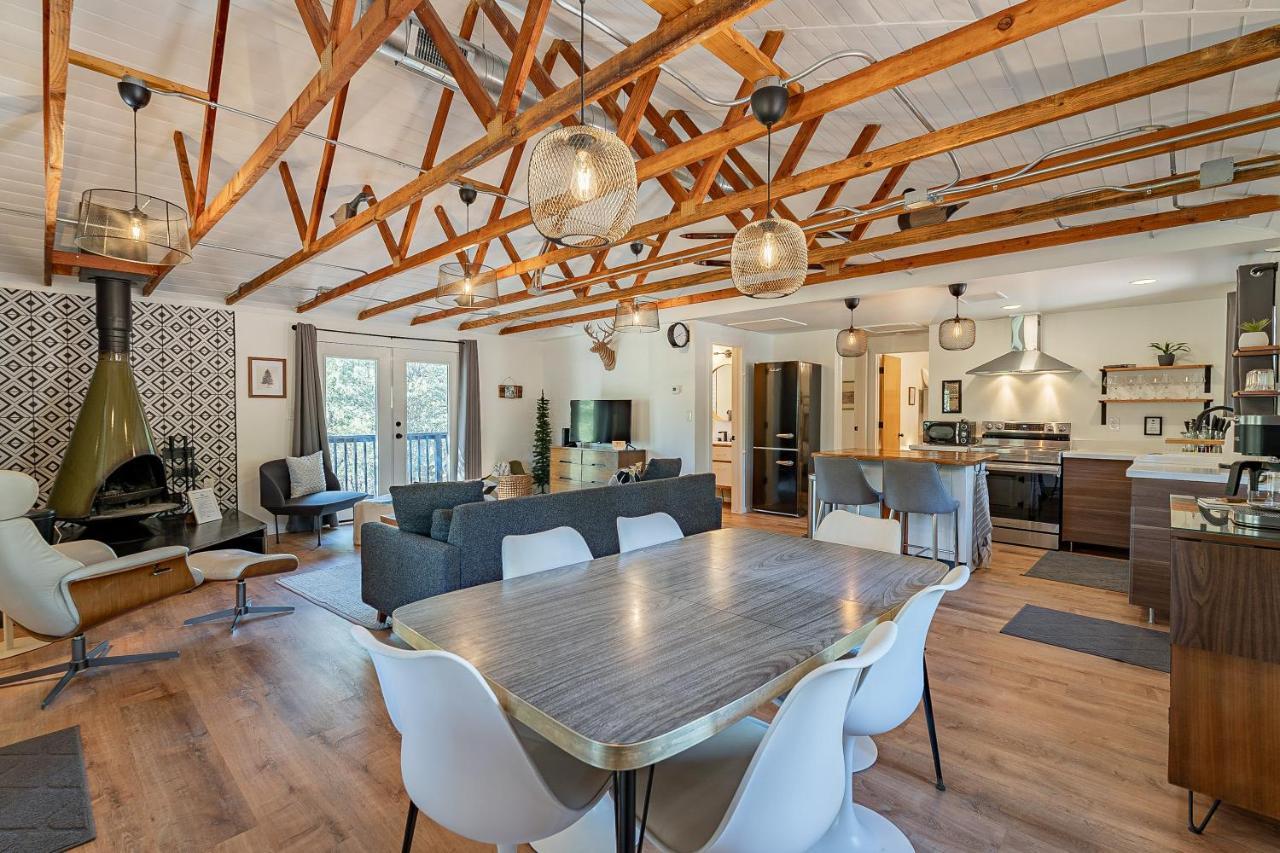 The Pine House - Cozy Mid-Century Modern, Pet-Friendly Villa Esterno foto