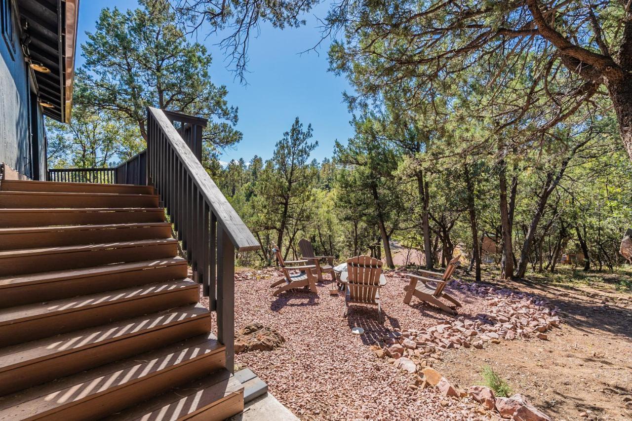 The Pine House - Cozy Mid-Century Modern, Pet-Friendly Villa Esterno foto